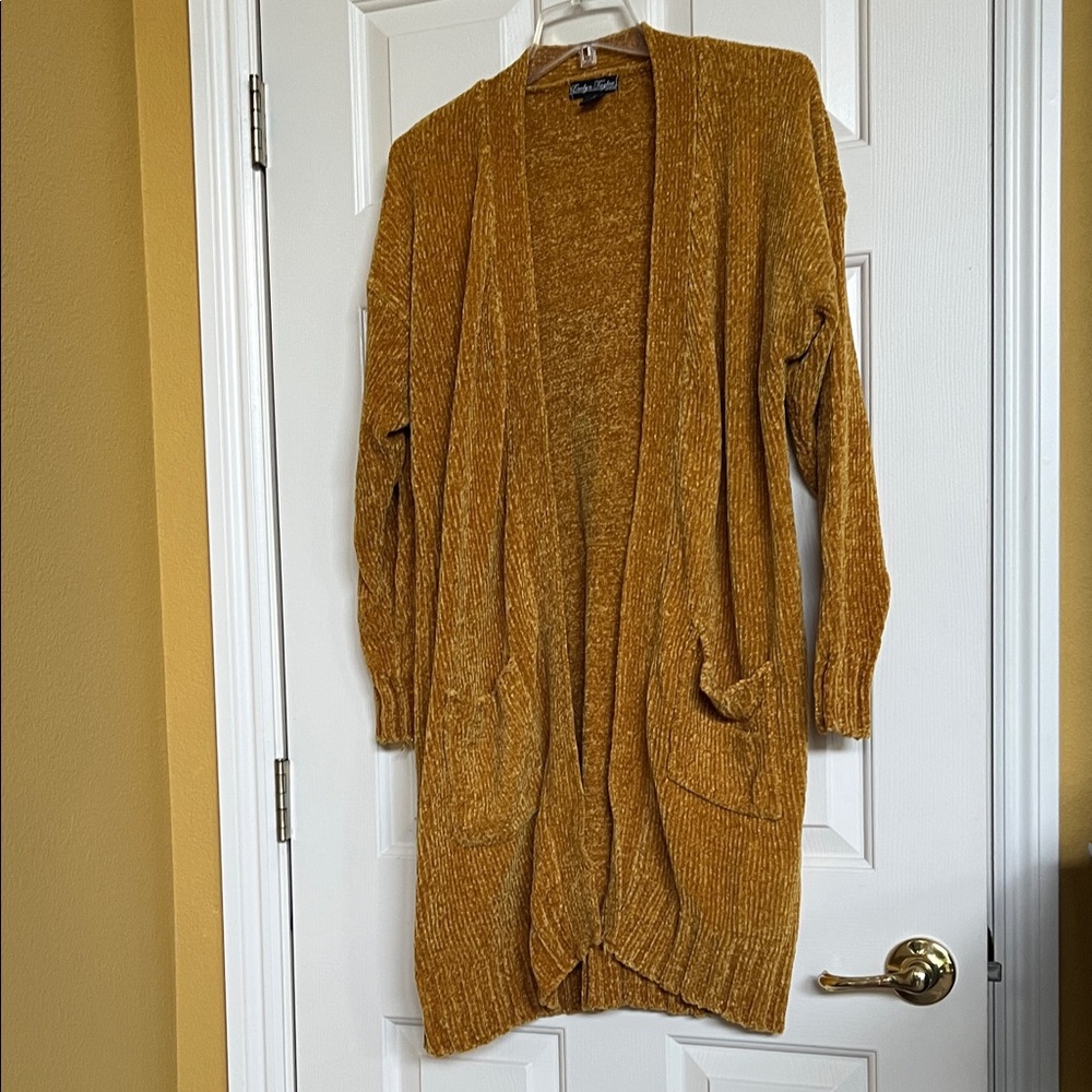 Evelyn Taylor open sweater